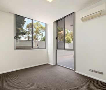 Lifestyle Ground Floor Apartment with Sunlit North-Facing Courtyard... - Photo 6
