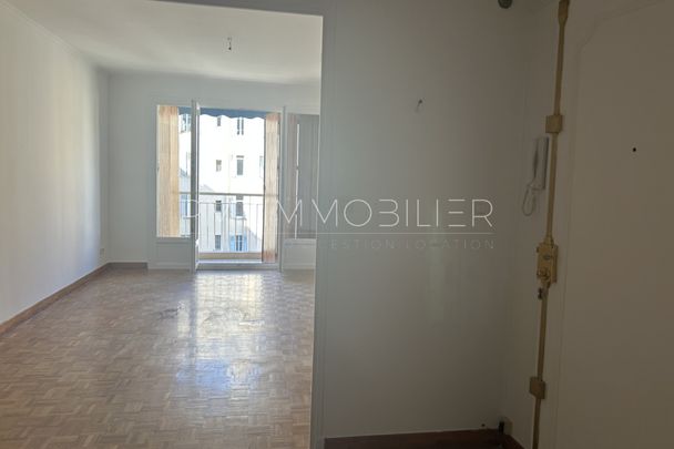 T3 CINQ AVENUES 4èmeDans semi-récent, 4ème étage avec ascens - Photo 1