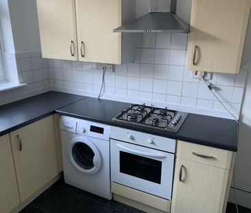 Room in a Shared House, Cedar Road, NG7 - Photo 1