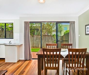 Contemporary two-bedroom townhouse in great location - Photo 5