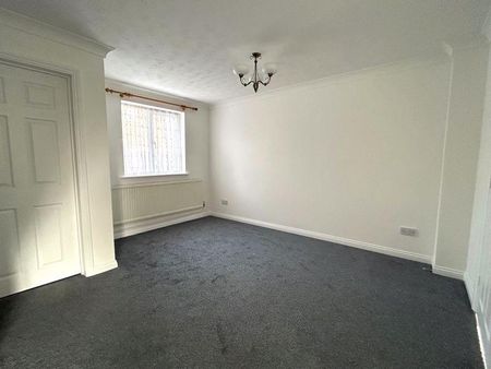 3 bedroom detached house to rent - Photo 4