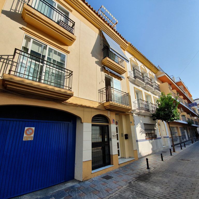 Ref 17366 – **Long Term Rental** Studio in the center of Fuengirola – AVAILABLE NOW - Photo 1