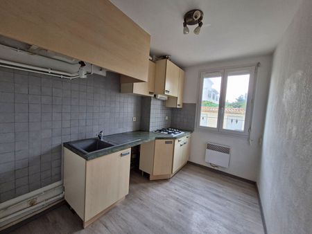 Location Appartement 4 pièces 68m² - Photo 2