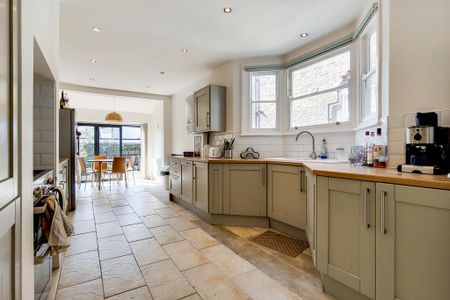 1 bedroom in a house share to rent - Photo 5