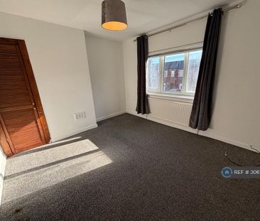 2 bedroom end of terrace house to rent - Photo 4