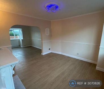 3 bedroom semi-detached house to rent - Photo 3