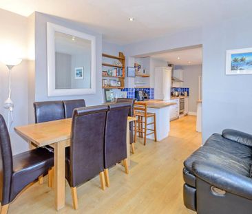 3 bedroom end of terrace house to rent - Photo 2