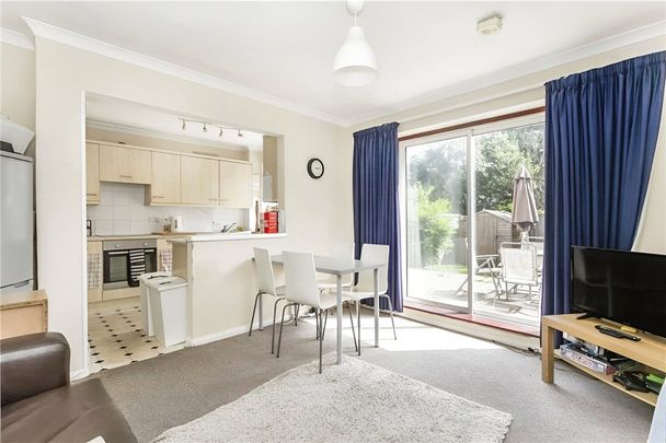 Elmbank Avenue, Englefield Green, Egham, Surrey, TW20 0TQ - Photo 1
