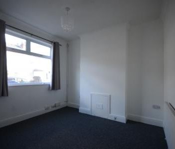 3 bedroom Terraced House To Let - Photo 3