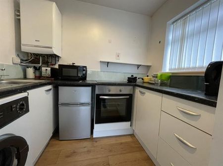 Columbine Close, Middlesbrough, Marton-In-Cleveland - Photo 2