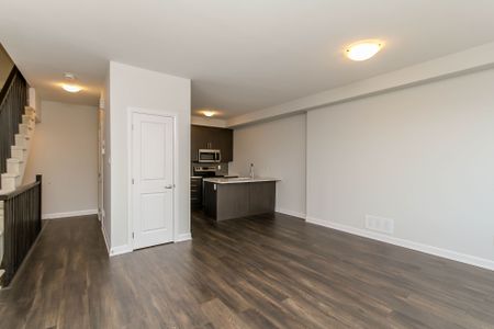 For Lease - 702 DONERAILE Walk, Barrhaven, Ontario - Photo 4