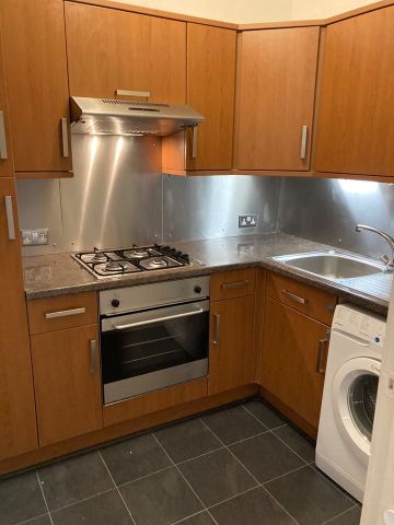 2 Bed Flat, Glasgow, G41 - Photo 4