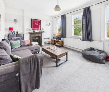 Whitton Road, Top Floor Flat, Twickenham, Middlesex, TW1 - Photo 5
