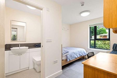 All Ensuite // Lincoln Bishop // Bed // Jun, LN2 - Photo 3
