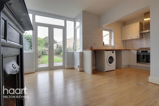3 bedroom semi-detached house to rent - Photo 1