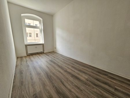 Schöne helle 3-Zimmer Wohnung mit Balkon - Foto 2