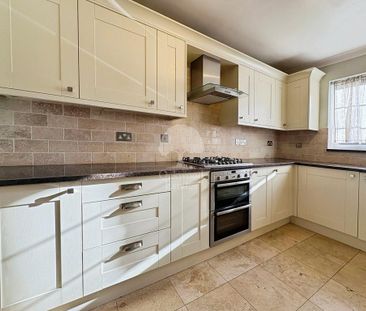 3 bedroom detached house to rent - Photo 4