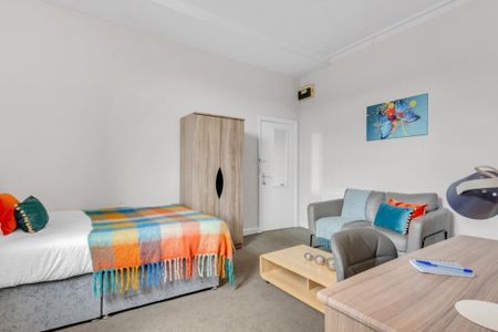 3 bedroom terraced house to rent - Photo 2