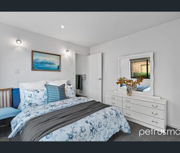 Bellerive Beauty on Clarence Street - Photo 3