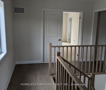 Townhouse For Lease | S8125996 - Photo 2