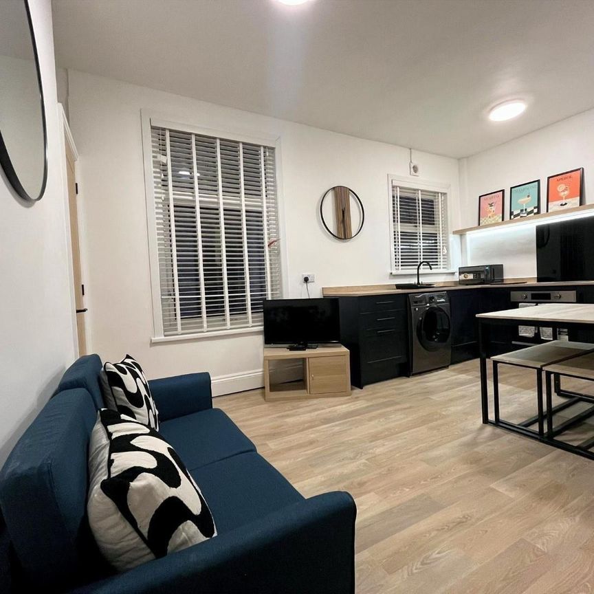 Pearson Road, Plymouth - Photo 1