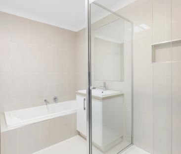 Modern Mentone Living – Stylish 3-Bedroom Townhouse at 5B Avenza St... - Photo 6