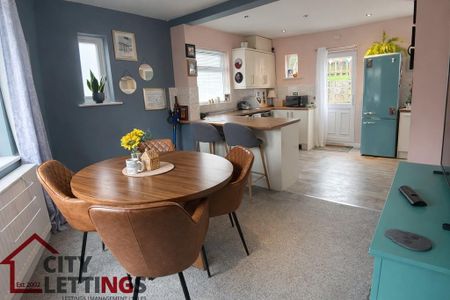 3 bedroom semi-detached house to rent - Photo 5