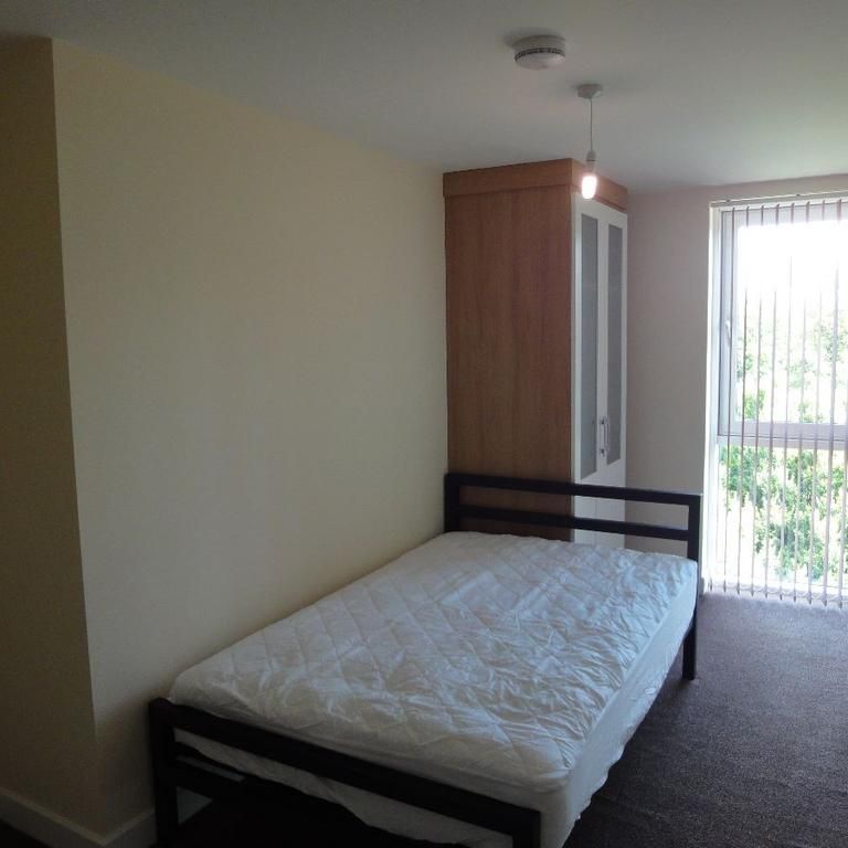 4 bedroom apartment to rent - Photo 1