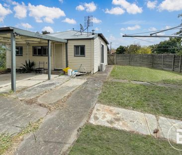 TWO BEDROOM PERIOD HOME WITH LARGE SHED AT REAR - Photo 6