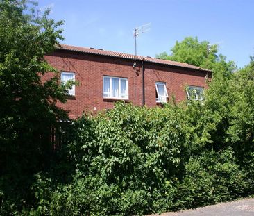 Sandhurst Close, Church Hill South - Photo 5