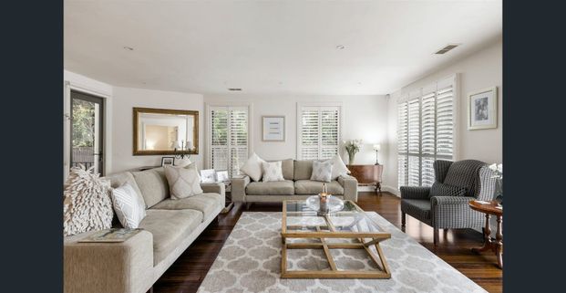 Fully Furnished Brighton Luxury - Photo 1