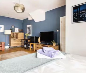 Spacious weekday studio in bromley – quiet, private, well connected - Photo 4