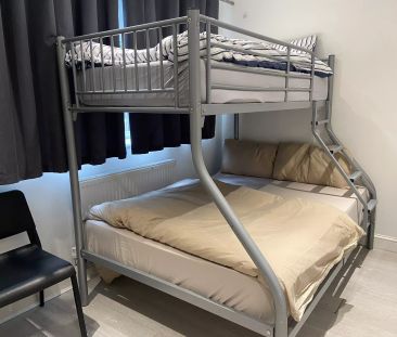 Compact Ensuite - Photo 3