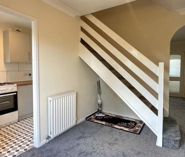 2 bedroom semi-detached house to rent - Photo 5