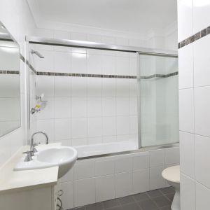 Quietly Positioned One-Bedroom Apartment - Photo 2
