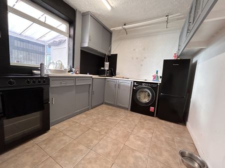 Newstead Terrace, Pontefract, Fitzwilliam - Photo 2