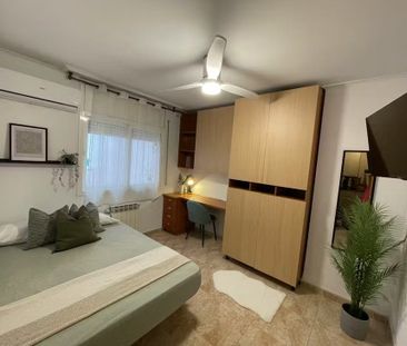 Carrer dAndorra, L'Hospitalet de Llobregat, Catalonia 08906 - Photo 1