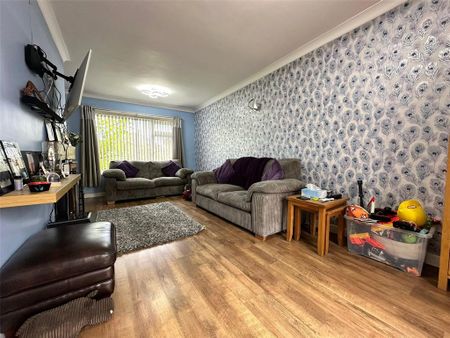 3 bedroom semi-detached house to rent - Photo 2