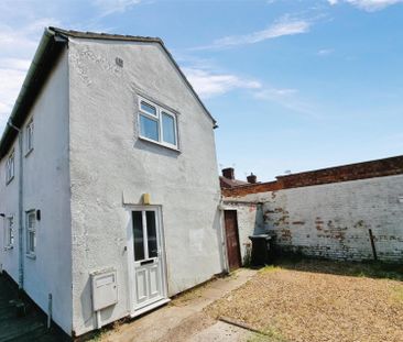 2 Bedroom Maisonette to Rent in Dayton Street, Rushden, Northants, ... - Photo 1