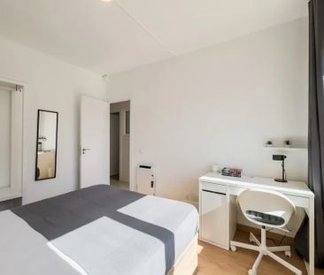 Carrer del Rosselló, Barcelona, Catalonia 08008 - Photo 2