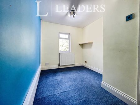 2 bedroom terraced to rent High Street, Kelvedon - Photo 5