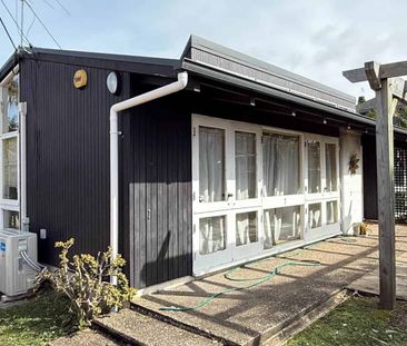 Bright & Sunny 3-Bedroom Home – Walk to Long B... - Photo 1