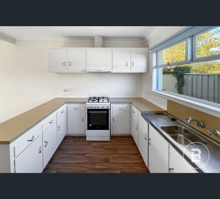 1/915 Armstrong Street North, Ballarat North, Vic 3350 - Photo 1