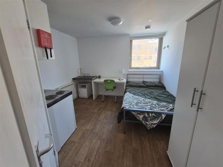 Studio to rent - Photo 2