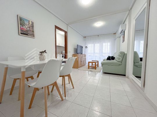 Alquiler de piso en Calle Joaquín Chapaprieta - Photo 1