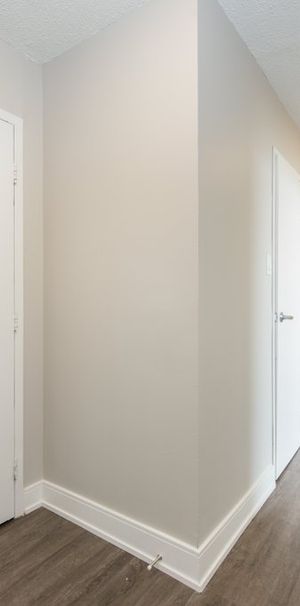 Spacious 2 Bedroom in Central Brampton - Photo 1