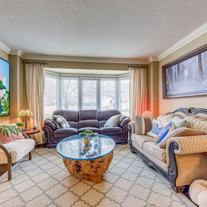 For Lease - 4220 Millcroft Park Drive, Burlington, Ontario - Photo 1