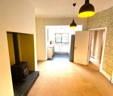 3 bedroom terraced house to rent - Photo 3