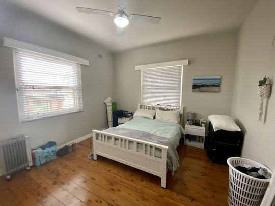 Beautifully Renovated 2 Bedroom Unit! - Photo 1
