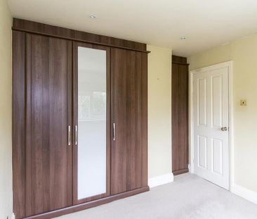 4 bedroom link detached house to rent - Photo 2